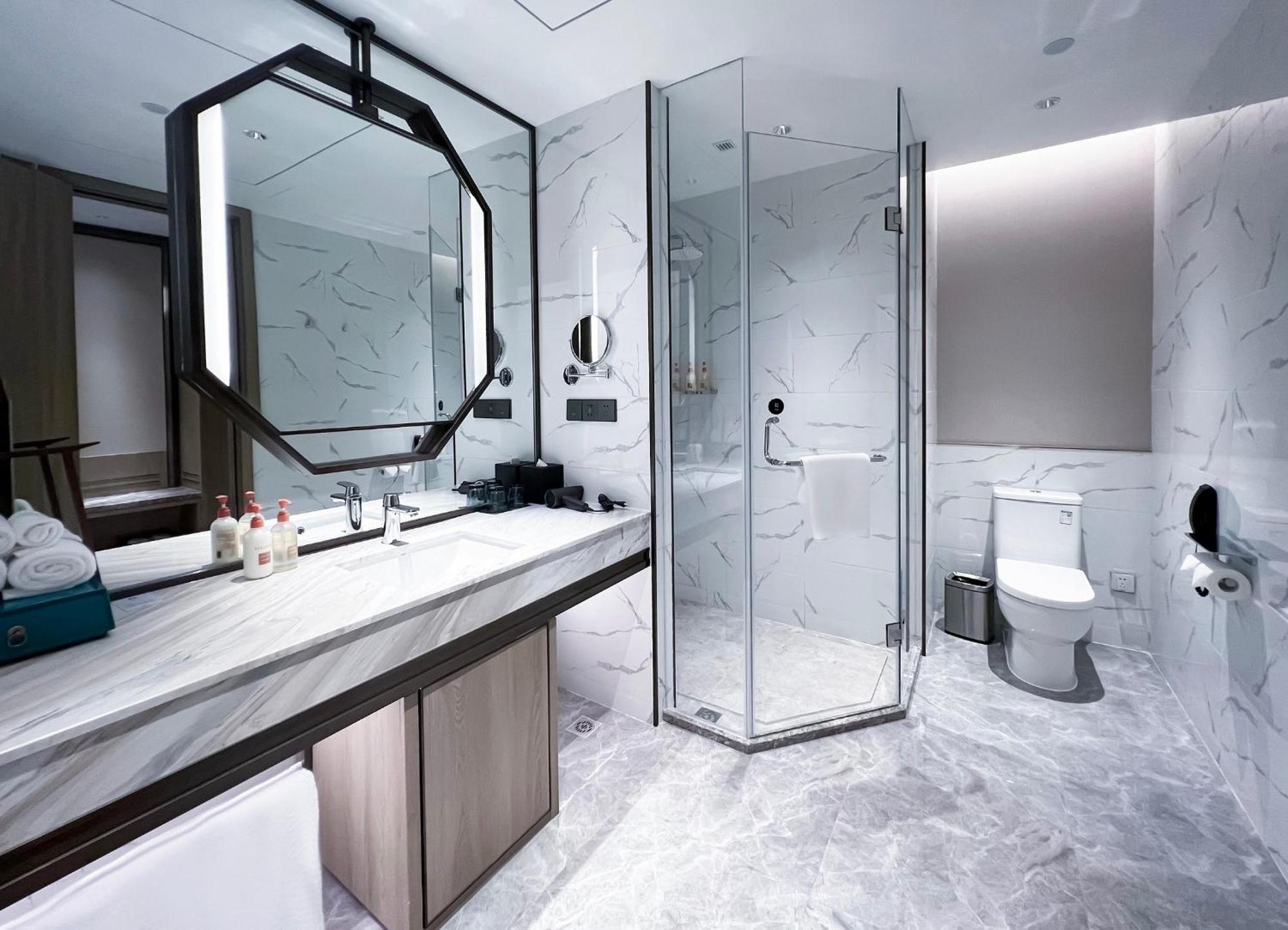 Crowne Plaza Hangzhou Linping By Ihg Exterior photo